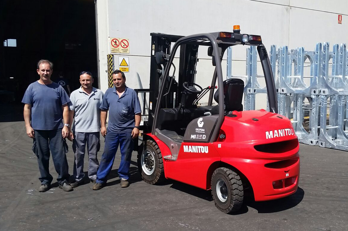 entrega de carretilla elevadora manitou mi 25 d en linares, jaen