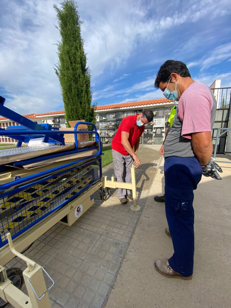 Entrega de plataforma portaféretros 1PT Manual Hodráulico MTC en Santa Eufemia (Córdoba) - Grupema