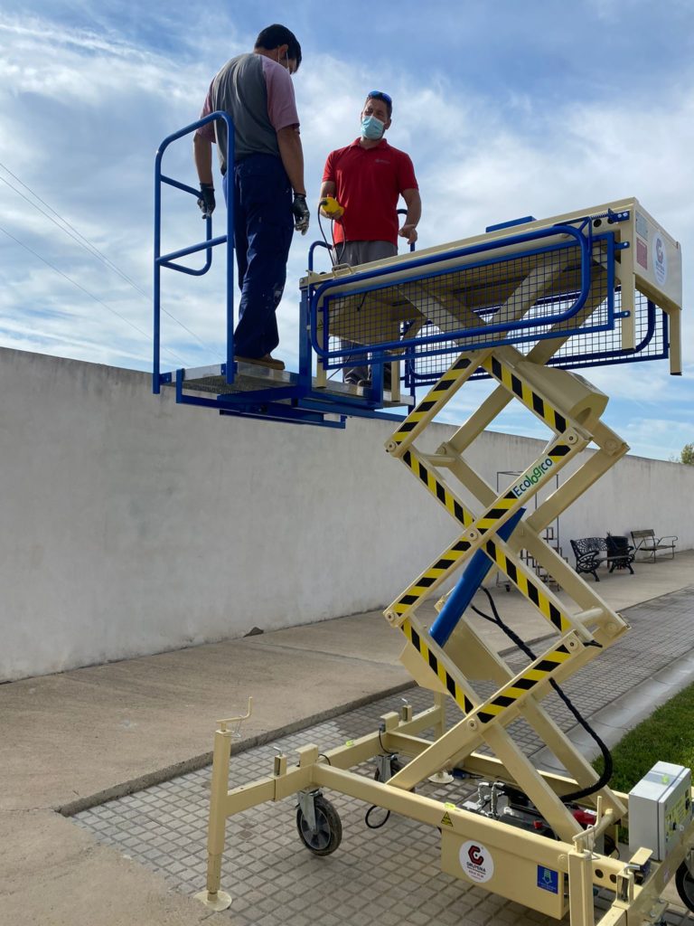 Entrega de plataforma portaféretros 1PT Manual Hodráulico MTC en Santa Eufemia (Córdoba) - Grupema