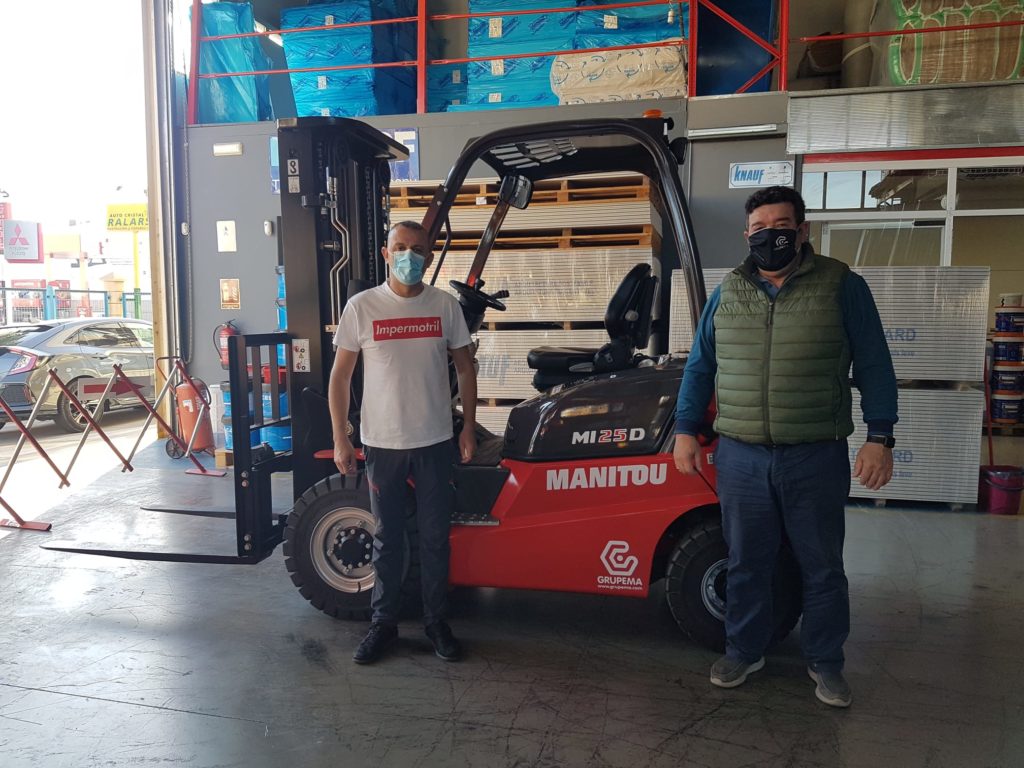 ENTREGA DE LA CARRETILLA ELEVADORA MANITOU MI 25D EN IMPERMOTRIL - GRUPEMA