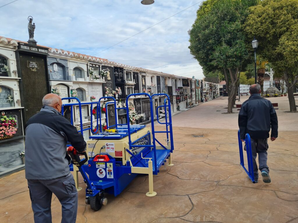 ENTREGA DE LA PLATAFORMA PORTAFÉRETROS MTC 2PT ECOLOGIC 3R EN LAS GABIAS (GRANADA) - GRUPEMA