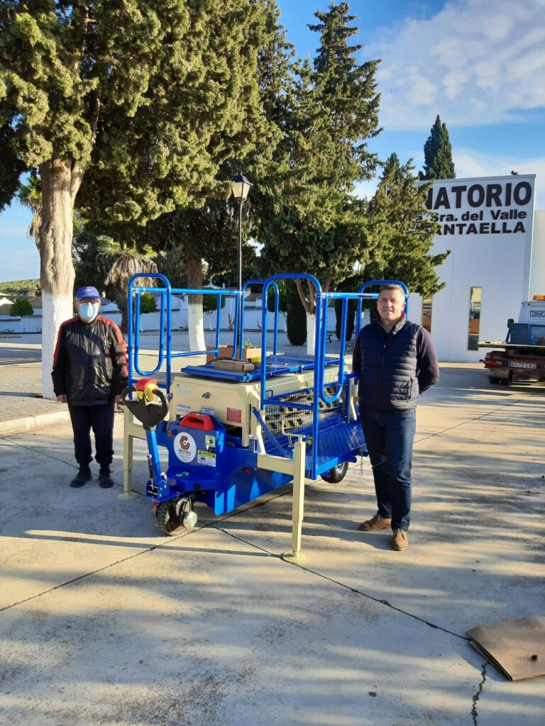 ENTREGA DE PLATAFORMA PORTAFERETROS 2PT ECOLOGIC 3R EN SANTAELLA (CORDOBA) - GRUPEMA