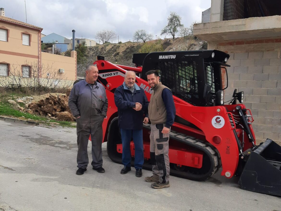 ENTREGA MANITOU 3200VT EN CUEVAS DEL CAMPO - GRUPEMA_