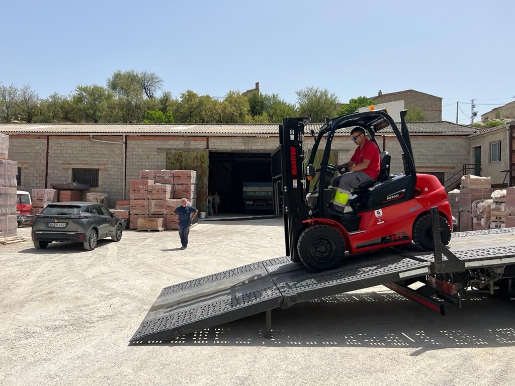 ENTREGA MANITOU MI25D EN LOS VILLARES (JAEN) - GRUPEMA