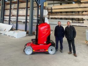 ENTREGA DE LA PLATAFORMA ELEVADORA MANITOU 100VJR EN TORREDELCAMPO (JAÉN) - GRUPEMA