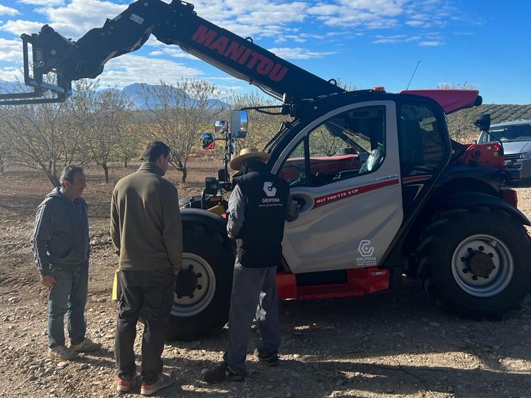 ENTREGA DEL MANIPULADOR TELESCÓPICO MANITOU MLT 730 115 V CP EN JAÉN - GRUPEMA