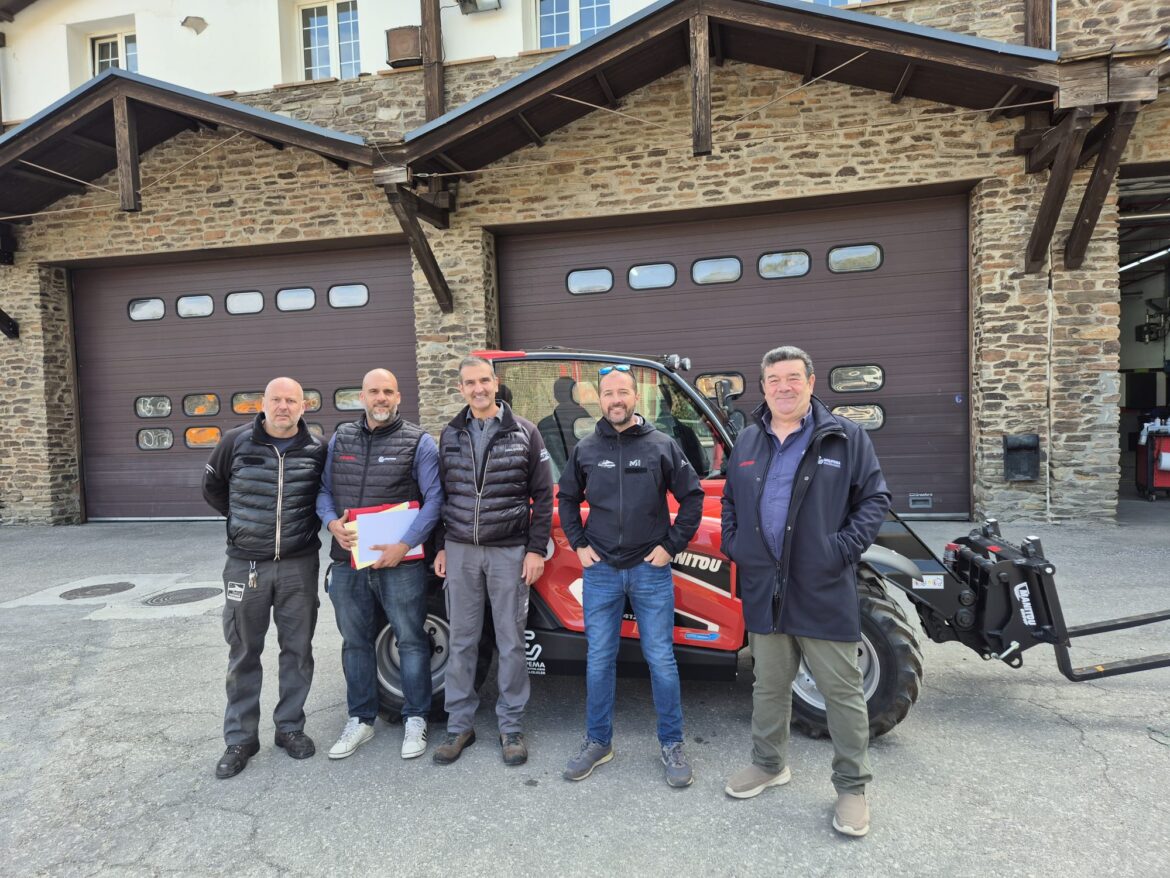 ENTREGA DEL MANIPULADOR TELESCÓPICO MANITOU ULM 412 H EN SIERRA NEVADA (GRANADA) - GRUPEMA