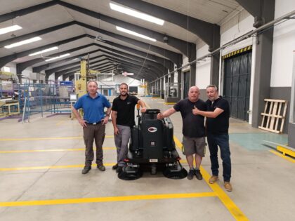 ENTREGA DE LA BARREDORA INDUSTRIAL VIPER ROS1300 EN VENTA DE ZAFARRAYA (GRANADA)