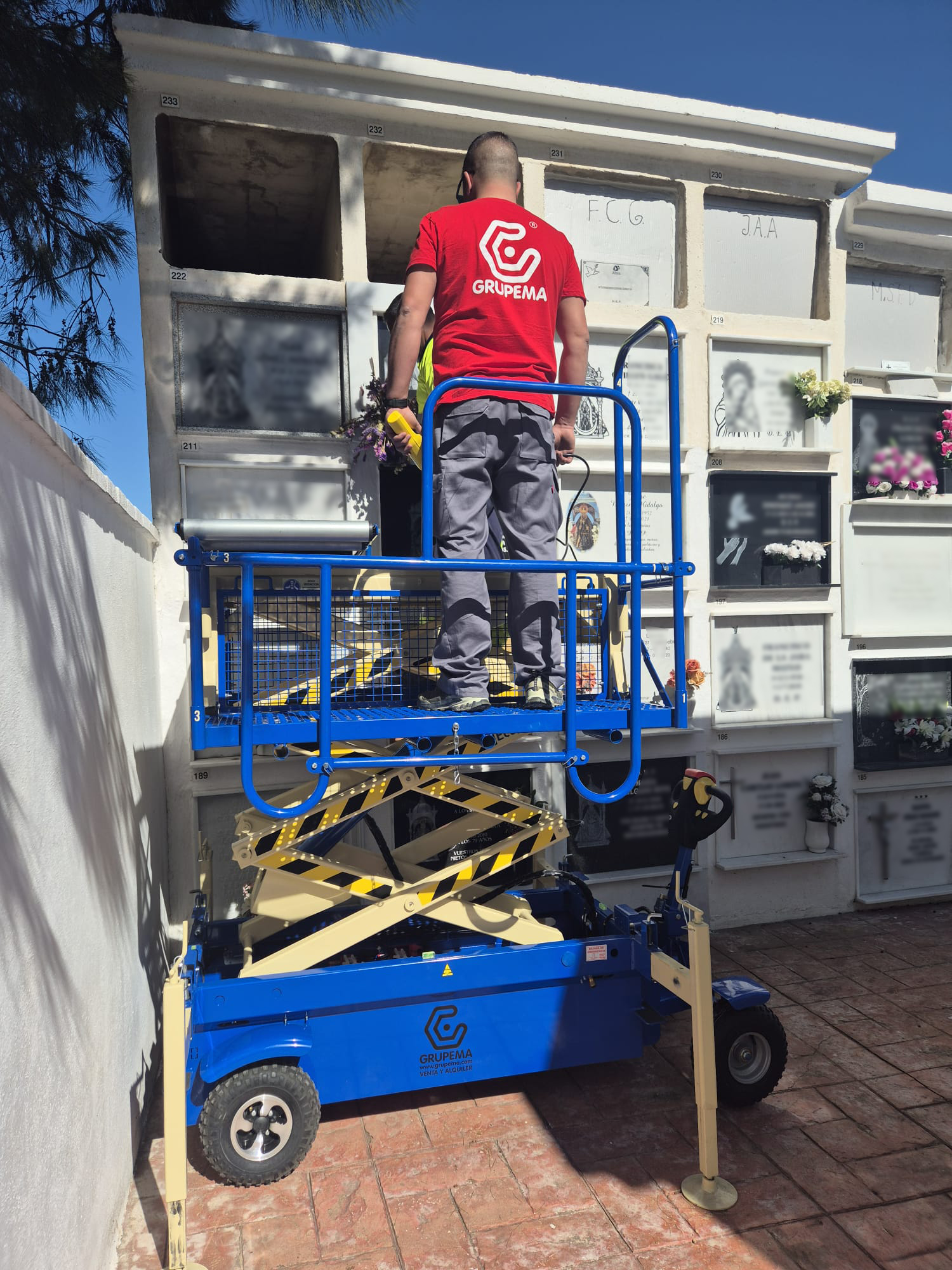 ENTREGA DE PLATAFORMA PORTAFÉRETROS MTC 2PT ECOLOGIC 4R EN ALCALÁ DE LOS GAZULES (CÁDIZ)