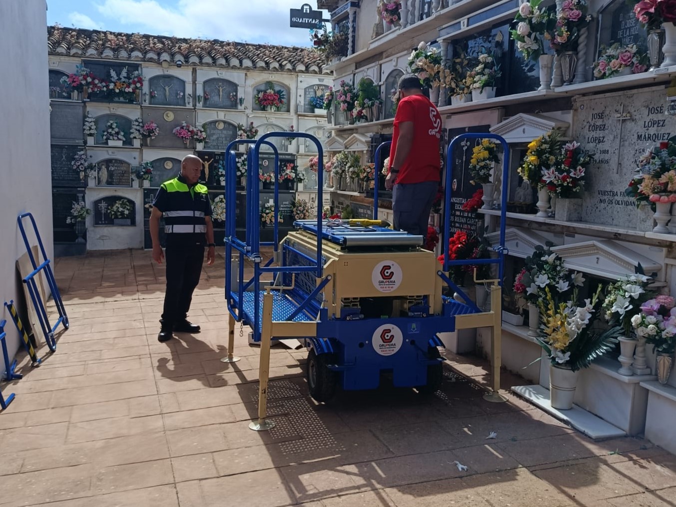 ENTREGA DE PLATAFORMA PORTAFÉRETROS MTC 2PT ECOLOGIC 3R EN LA ZUBIA (GRANADA) - GRUPEMA