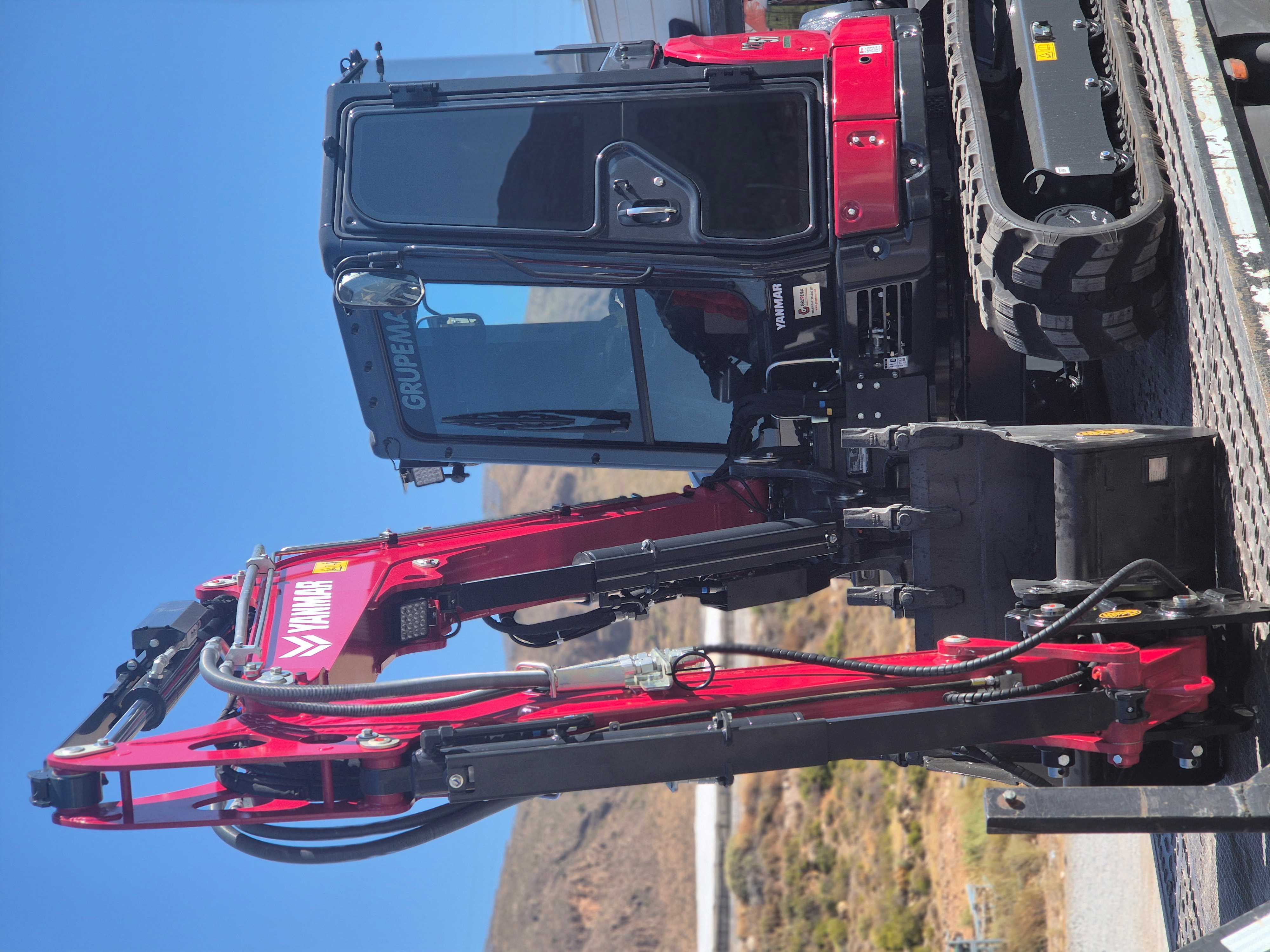 ENTREGA DE MINI EXCAVADORA YANMAR VIO57 EN ALCAUDIQUE (ALMERIA) - GRUPEMA