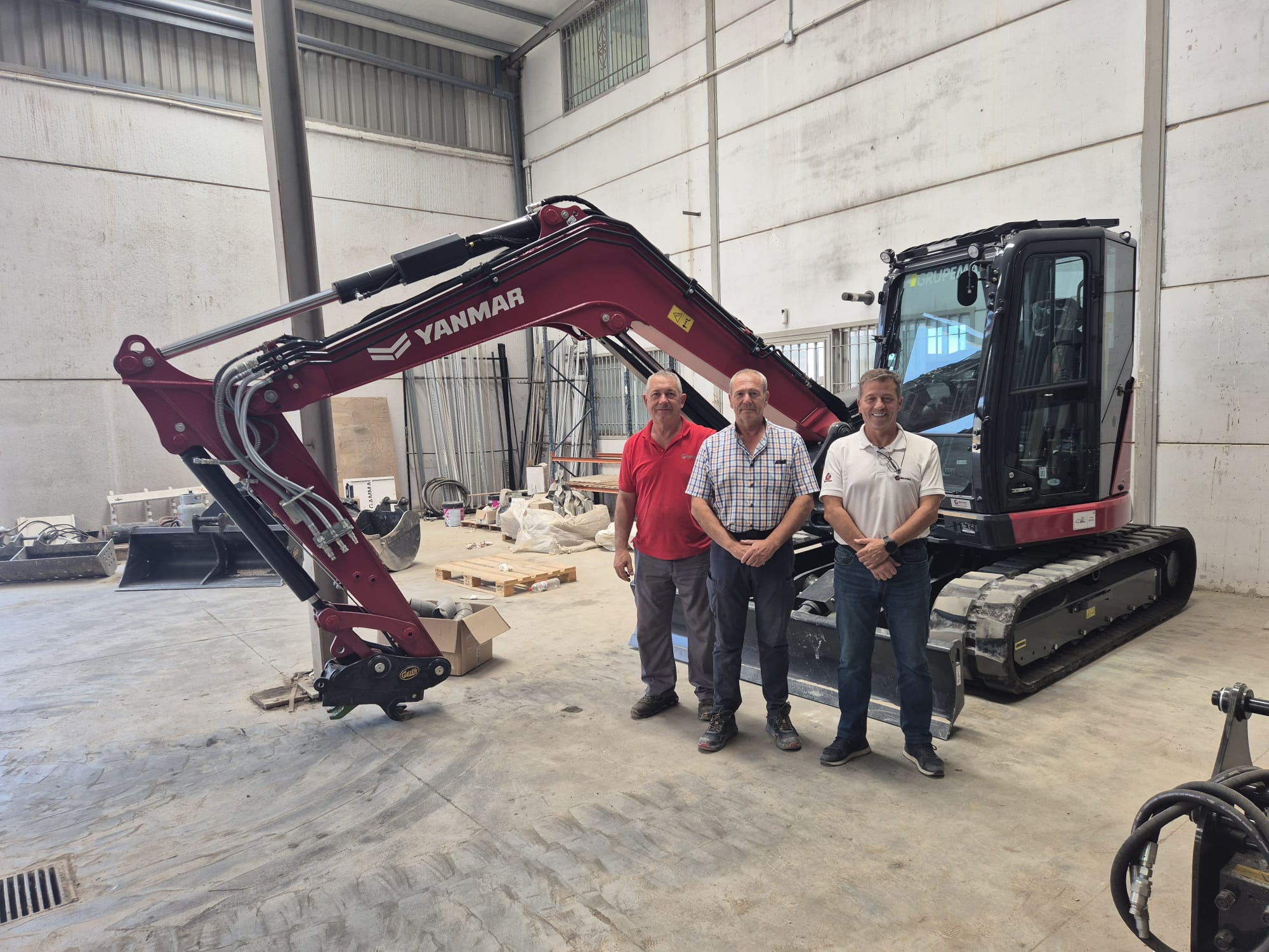 ENTREGA DE MINI EXCAVADORA YANMAR VIO80 EN CHAUCHINA (GRANADA) - GRUPEMA