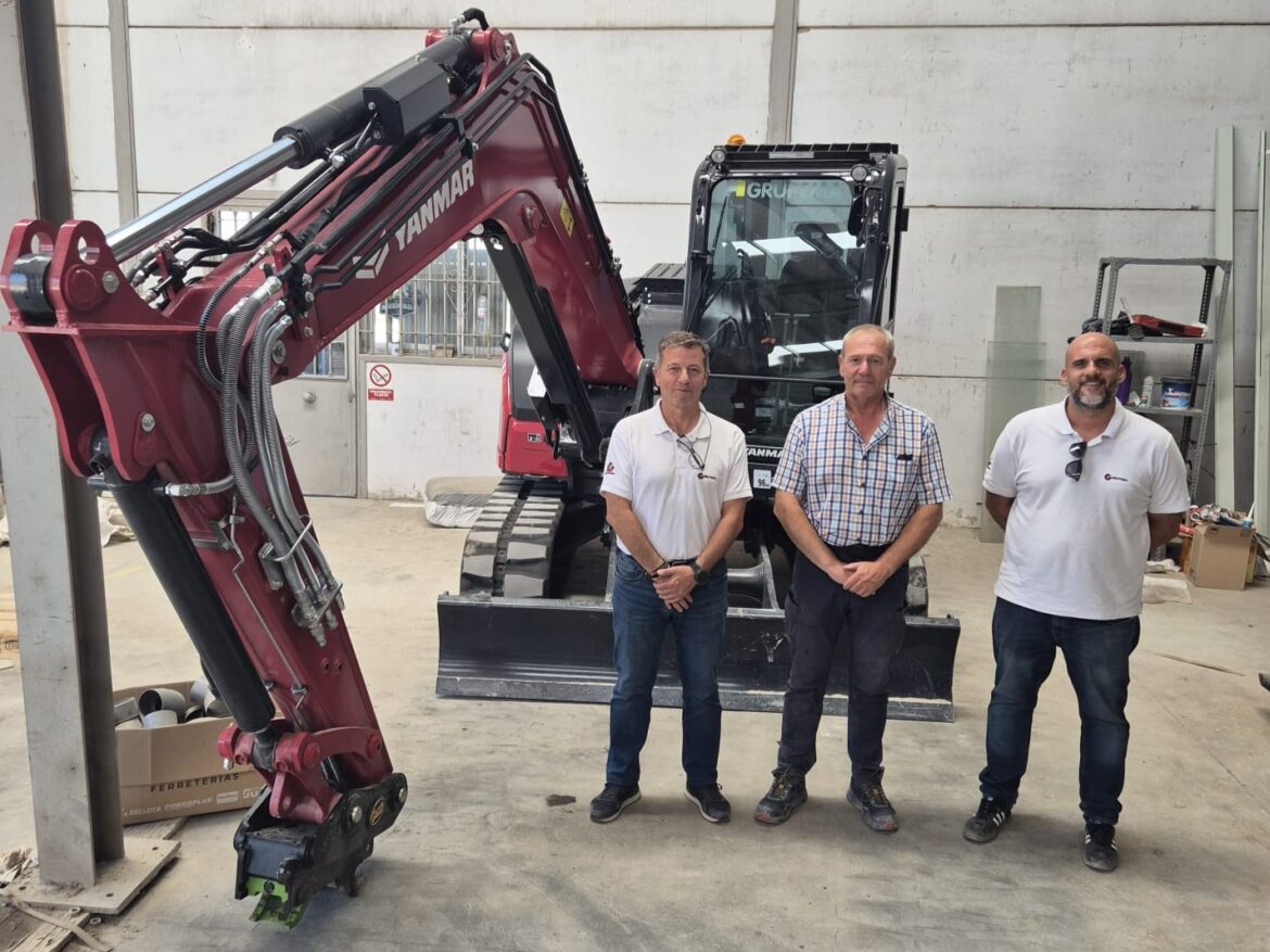 ENTREGA DE MINI EXCAVADORA YANMAR VIO80 EN CHAUCHINA (GRANADA) - GRUPEMA